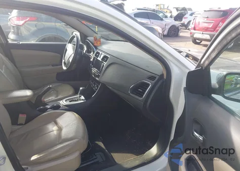 2011 Chrysler 200 Limited из США, поврежденный, VIN 1C3BC2FG5BN522651